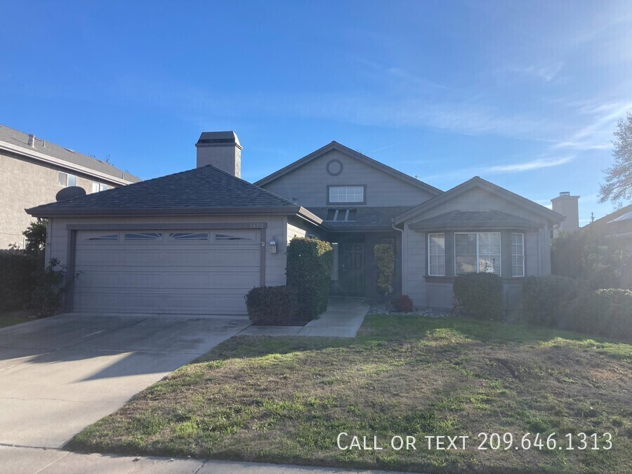 1890 Harvest Landing Ln in Tracy, CA - Building Photo
