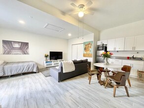 154 SW 23rd Ln in Miami, FL - Building Photo - Building Photo