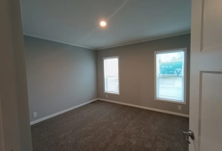 37452 Grain View Ln in Lenox, MI - Foto de edificio - Building Photo