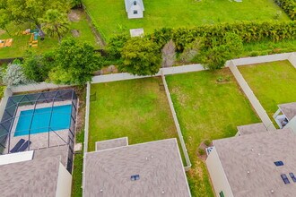 4873 Silver Topaz St in Sarasota, FL - Building Photo - Building Photo