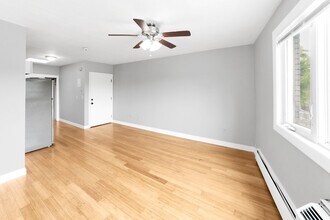 39 Willow St in Boston, MA - Building Photo - Building Photo