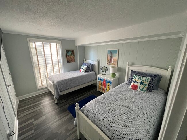 300 13th St, Unit 2A in Ocean City, MD - Building Photo - Building Photo