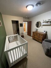 2401 Oxford Dr SE, Unit B in Willmar, MN - Foto de edificio - Building Photo