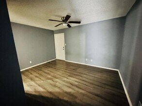 9827 Walnut St in Dallas, TX - Building Photo - Building Photo
