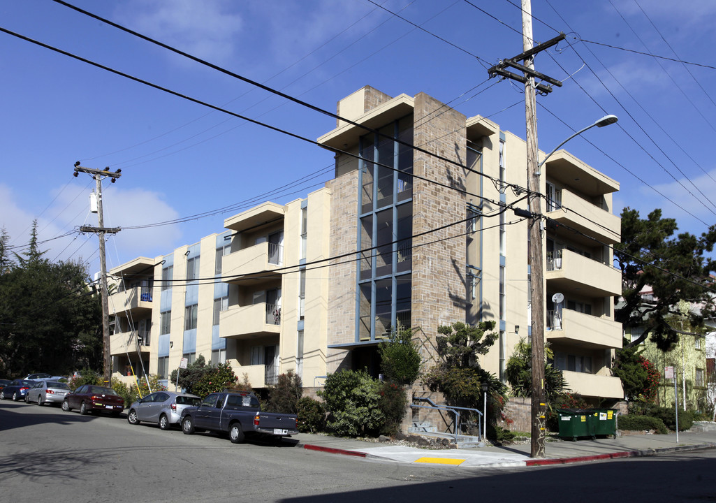 421 Staten Ave in Oakland, CA - Foto de edificio