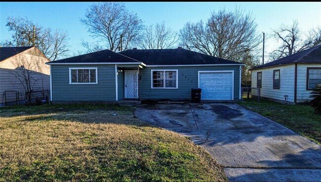 property at 4810 Scenic Dr