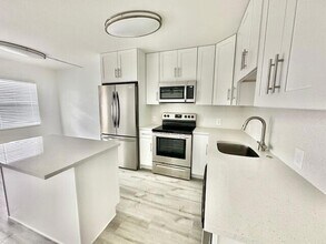 478 Fanshaw L in Boca Raton, FL - Foto de edificio - Building Photo