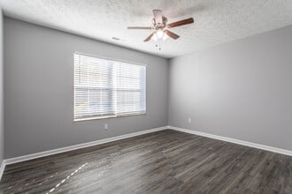 Augusta Square in Fairfield, OH - Foto de edificio - Interior Photo