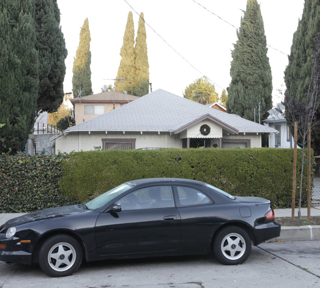 631-633 Maltman Ave in Los Angeles, CA - Building Photo - Building Photo