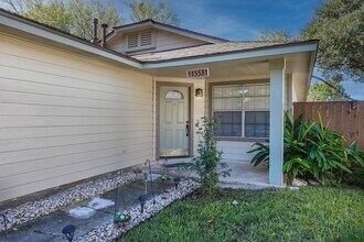 15531 Knollglade in San Antonio, TX - Building Photo - Building Photo