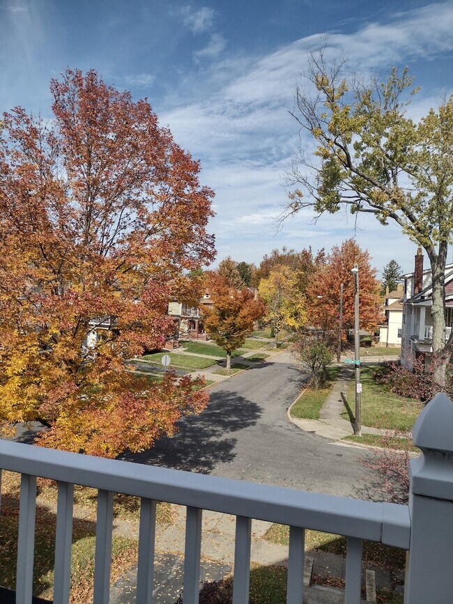 3126 Kensington Rd, Unit 2nd floor in Cleveland Heights, OH - Foto de edificio - Building Photo