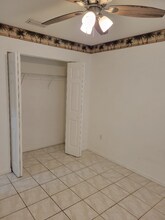 1230 4 Mile Rd in St. Augustine, FL - Foto de edificio - Building Photo