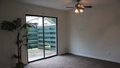 7560 Taylor Rd-Unit -APT 20 in Riverdale, GA - Building Photo - Building Photo