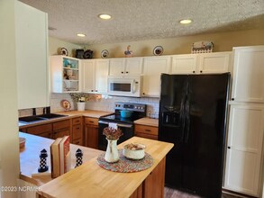 105 Huntmaster Ct in Newport, NC - Foto de edificio - Building Photo