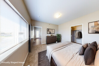 Grand Prairie Apartments & Townhomes in Sioux Falls, SD - Building Photo - Building Photo