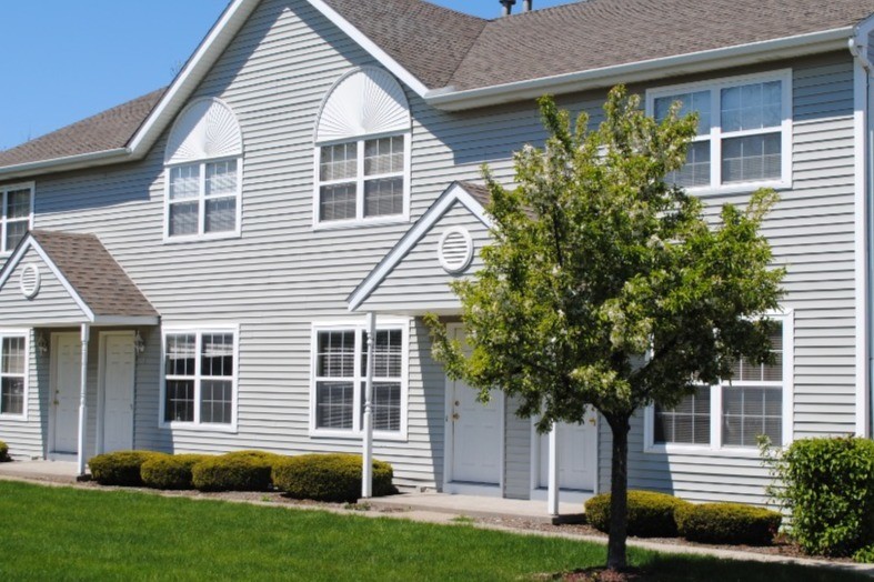 Scenery Hill Apartments in Erie, PA - Building Photo