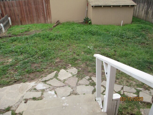 520 E Cypress St in Santa Maria, CA - Building Photo - Building Photo