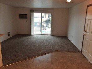 Cyprus Pointe Apartments in Spokane, WA - Building Photo - Building Photo