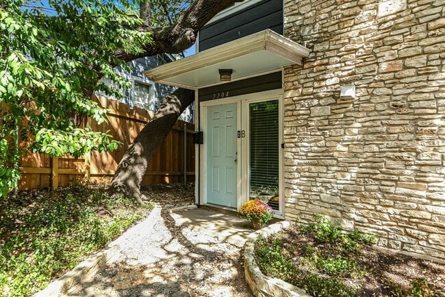 property at 2204 W 9th St