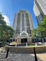 796 Hammond Dr in Sandy Springs, GA - Building Photo