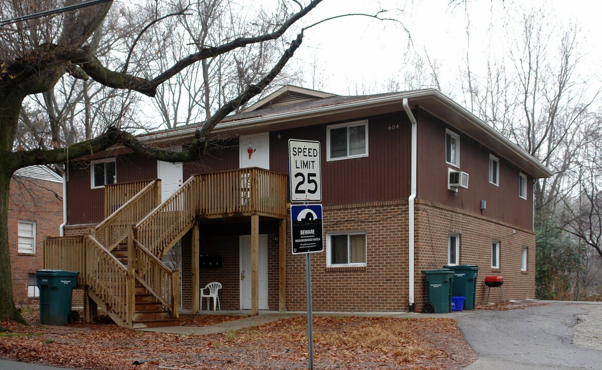 604 W Markham Ave in Durham, NC - Building Photo