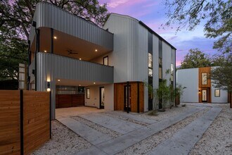2704 Canterbury St in Austin, TX - Building Photo - Building Photo