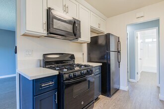 Buena Casa Apartments in Buena Park, CA - Foto de edificio - Building Photo