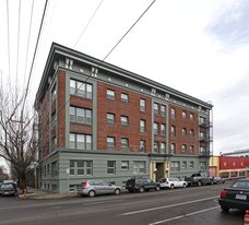 1631 NW Everett St Apartments