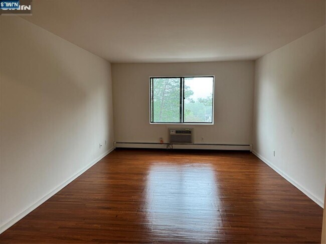 property at 102 Bellgrove Dr