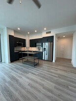 47 NW 30th St, Unit B3 in Miami, FL - Building Photo