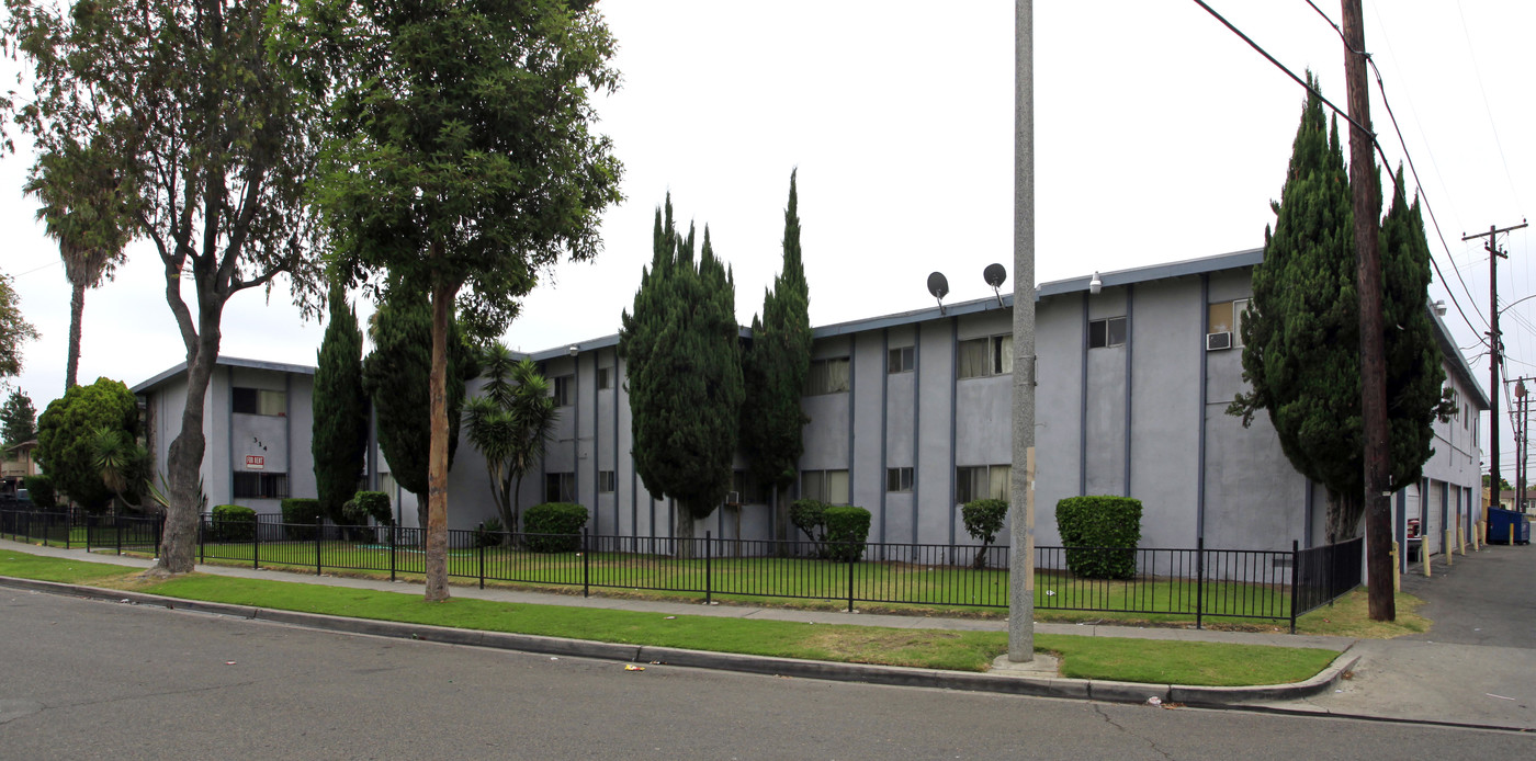 Pearson Gardens in Anaheim, CA - Building Photo