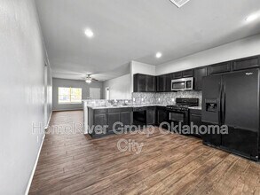 2708 Crystal Pine Dr in Yukon, OK - Building Photo - Building Photo
