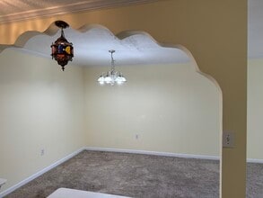 7420 Lakeview Dr, Unit 207 in Bethesda, MD - Foto de edificio - Building Photo