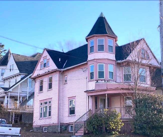 property at 848 Quincy Ave