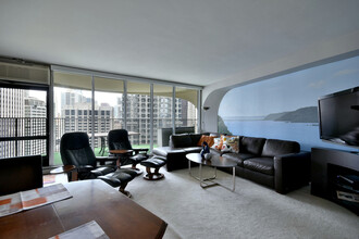 300 N State St, Unit 5623 in Chicago, IL - Building Photo - Building Photo