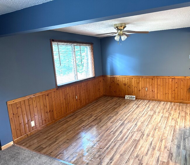 3565 S Benzing Rd in Orchard Park, NY - Building Photo - Building Photo