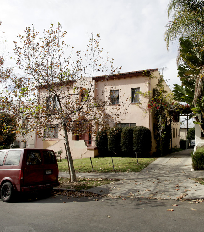 133 N Kenmore Ave in Los Angeles, CA - Foto de edificio - Building Photo