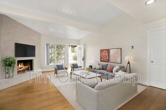 2100 Clay St in Newport Beach, CA - Foto de edificio - Building Photo
