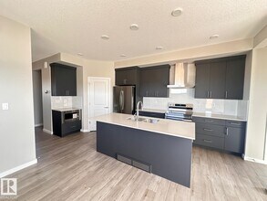 8668 Edgemont Link NW in Edmonton, AB - Building Photo - Building Photo
