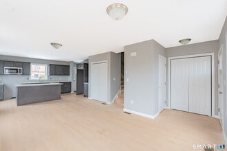 27 Hall Ave in Wallingford, CT - Building Photo - Building Photo