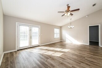 11548 Treasury Cir S in Jacksonville, FL - Foto de edificio - Building Photo