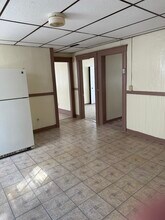 47 Juniper St, Unit 1 in Lawrence, MA - Foto de edificio - Building Photo