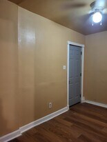 7624 S Normal Ave, Unit 1st Floor in Chicago, IL - Building Photo