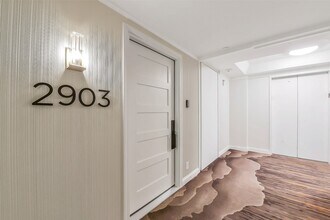 1111 Caroline St in Houston, TX - Foto de edificio - Building Photo