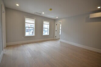 369 Market St, Unit 1 in Boston, MA - Building Photo - Building Photo