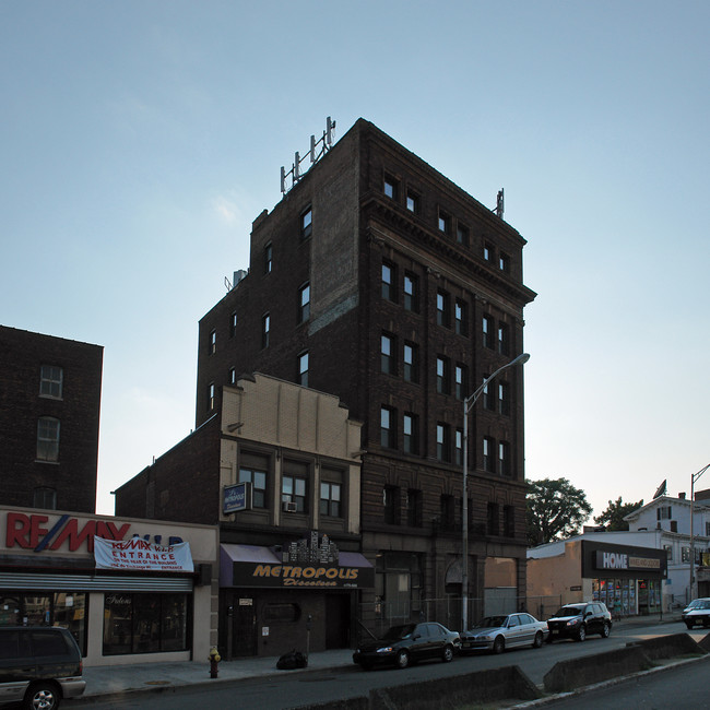 585 Main Ave in Passaic, NJ - Building Photo - Building Photo