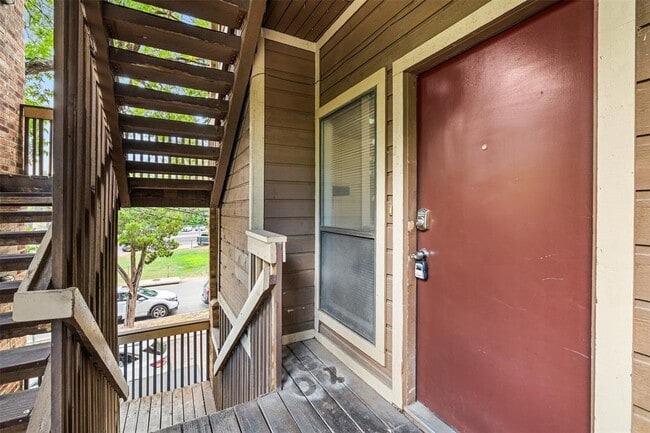 property at 612 Park Pl