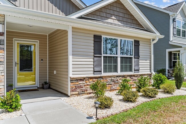 680 Aurora Pl in Hampstead, NC - Building Photo - Building Photo