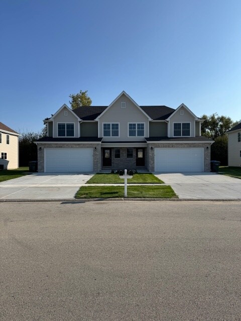 903 Covey Ln in Coal City, IL - Building Photo