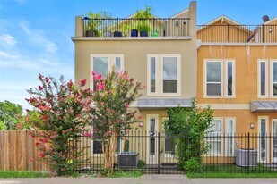1638 Cohn St in Houston, TX - Building Photo